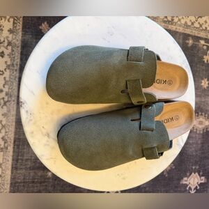 KIDMI | Olive Suede Boho Clogs Adjustable Strap Comfort Shoes | Size 41